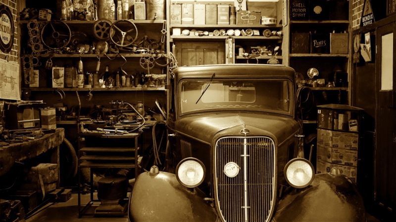 vitrine-VIDAUBAN-min_antique_auto_automobile_automotive_car_classic_equipment_fix-1169797